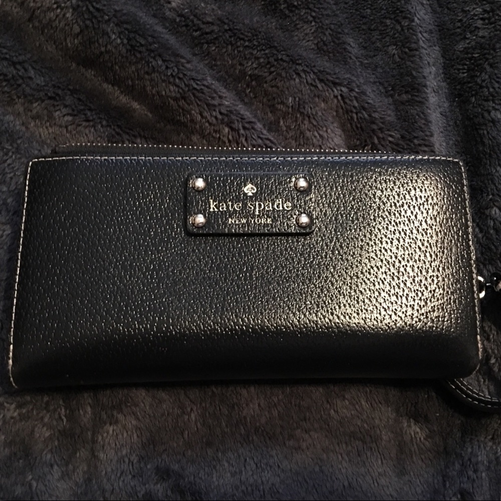 Kate Spade wallet excellent condition!